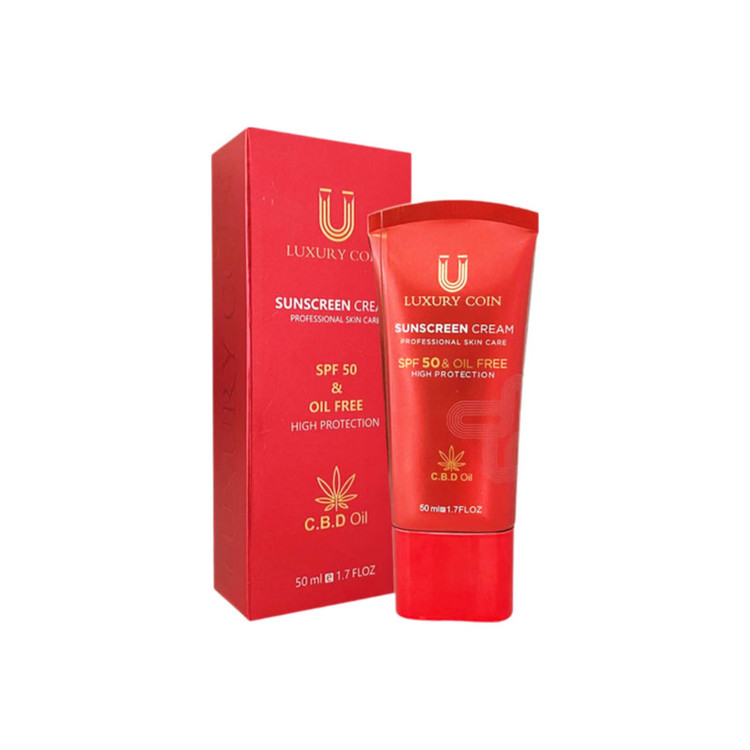 کرم ضدآفتاب بدون رنگ لاکچری کوین، مدل SPF50، مناسب انواع پوست، حجم 50 میلیلیتر، ضد آب، محافظت کننده در برابر اشعه UVA ،UVB، ضد پیری پوست، فاقد چربی، مرطوب کننده، تقویتکننده ساختار پوست، با ماندگاری 2 ساعته