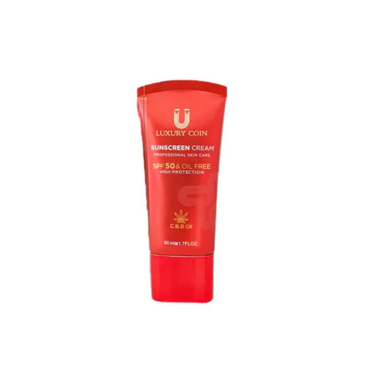 کرم ضدآفتاب بدون رنگ لاکچری کوین، مدل SPF50، مناسب انواع پوست، حجم 50 میلیلیتر، ضد آب، محافظت کننده در برابر اشعه UVA ،UVB، ضد پیری پوست، فاقد چربی، مرطوب کننده، تقویتکننده ساختار پوست، با ماندگاری 2 ساعته